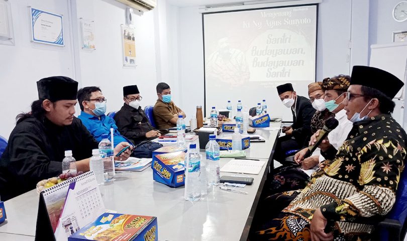 Kiai Abdullah SAM saat Diskusi Tokoh Budayawan di Radar Malang